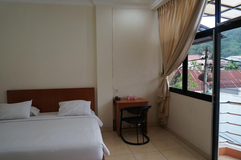 Jesnic Hotel Padang  Oda fotoğraf